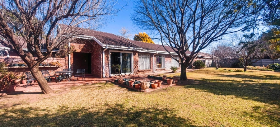 4 Bedroom Property for Sale in Miederpark North West